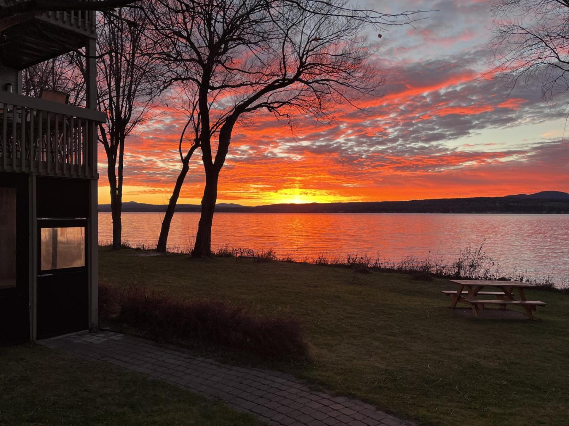 Condos Memphremagog Dış mekan fotoğraf